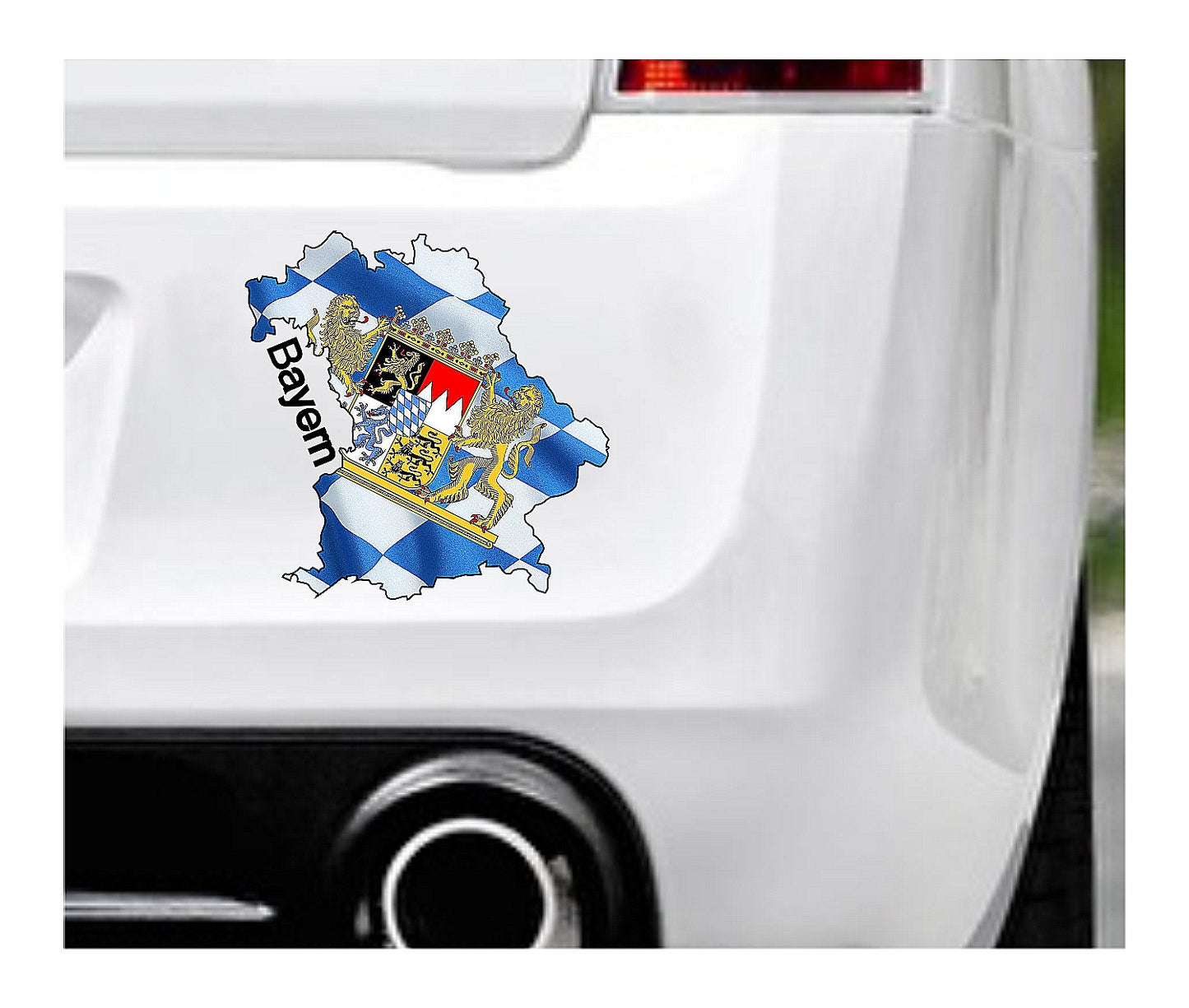 Das Bild zeigt den Umriss des Bundeslandes Bayerns mit Löwen im Wappen. Dazu steht über dem Bild der Schriftzug Bayern. Erhältlich ist dieser Artikel mit der Schrift und Umrandung in Weiß oder Schwarz. Man kann auch nur das Abbild Bayerns ohne Schriftzug bzw. Text erhalten.