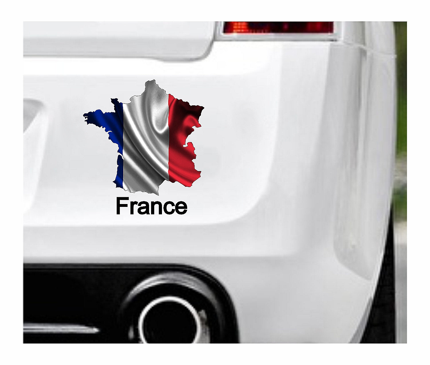 Das Bild zeigt den Umriss Frankreichs hinterlegt mit der glänzenden  Nationalflagge. Dazu steht unter dem Bild der Schriftzug France. Erhältlich ist dieser Artikel mit der Schrift und Umrandung in Weiß oder Schwarz. Man kann auch nur das Abbild Frankreichs ohne Schriftzug bzw. Text erhalten.