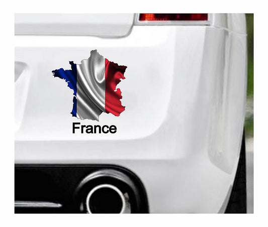 Das Bild zeigt den Umriss Frankreichs hinterlegt mit der glänzenden  Nationalflagge. Dazu steht unter dem Bild der Schriftzug France. Erhältlich ist dieser Artikel mit der Schrift und Umrandung in Weiß oder Schwarz. Man kann auch nur das Abbild Frankreichs ohne Schriftzug bzw. Text erhalten.