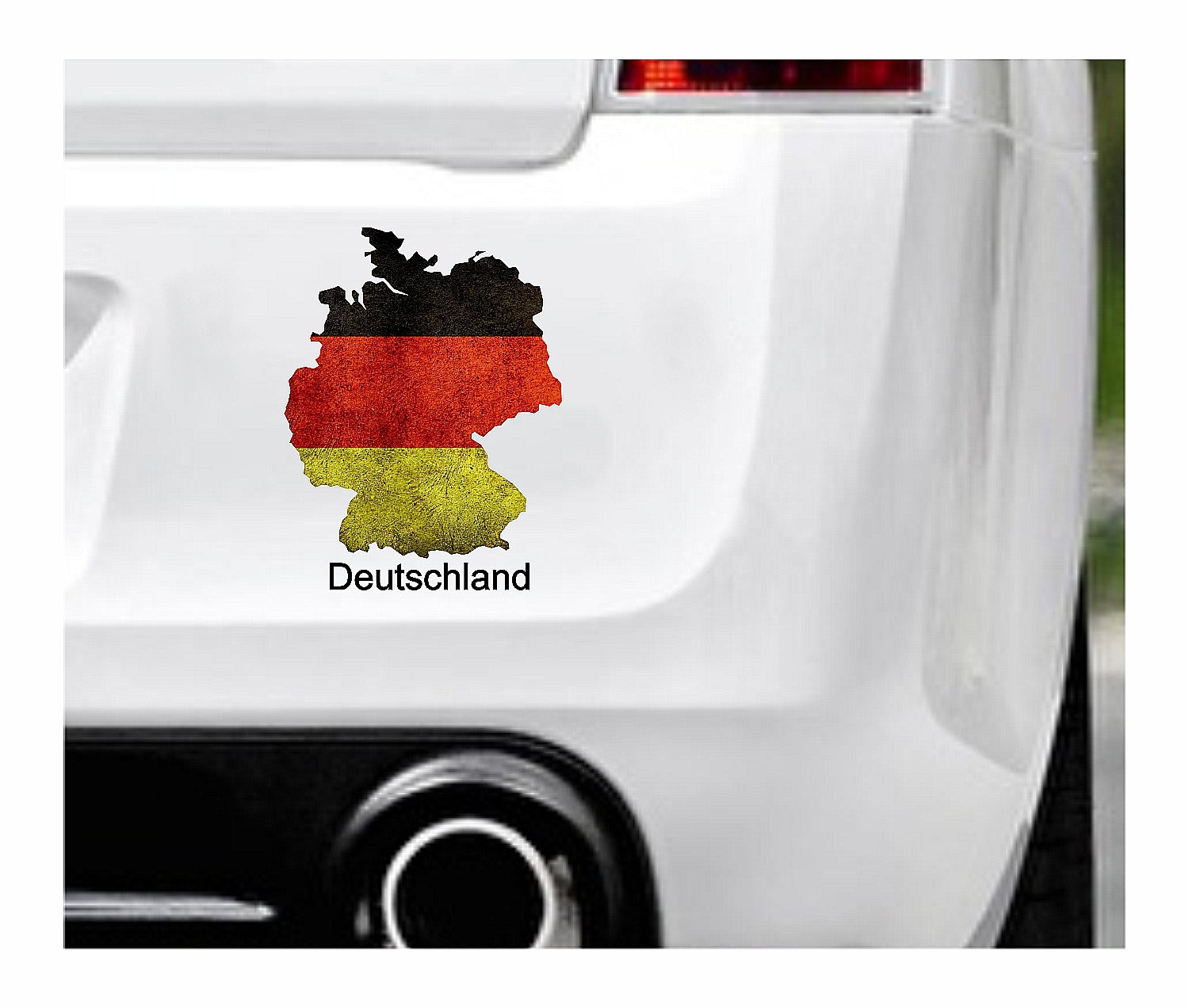 Das Bild zeigt den Umriss Deutschlands hinterlegt mit der Nationalflagge im used look. Dazu steht über dem Bild der Schriftzug Deutschland. Erhältlich ist dieser Artikel mit der Schrift und Umrandung in Weiß oder Schwarz. Man kann auch nur das Abbild Deutschlands ohne Schriftzug bzw. Text erhalten.